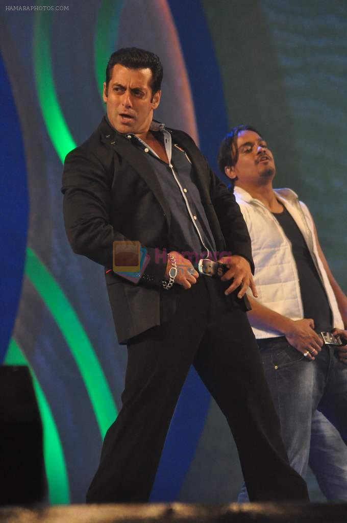 Salman Khan at Umang Police Show 2012 in Mumbai on 7th Jan 2012