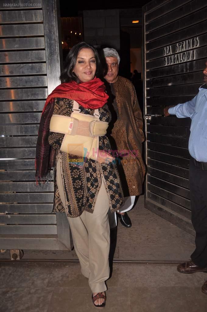 Shabana Azmi at Farhan Akhtar's birthday bash in Bandra, Mumbai on 8th Jan 2012