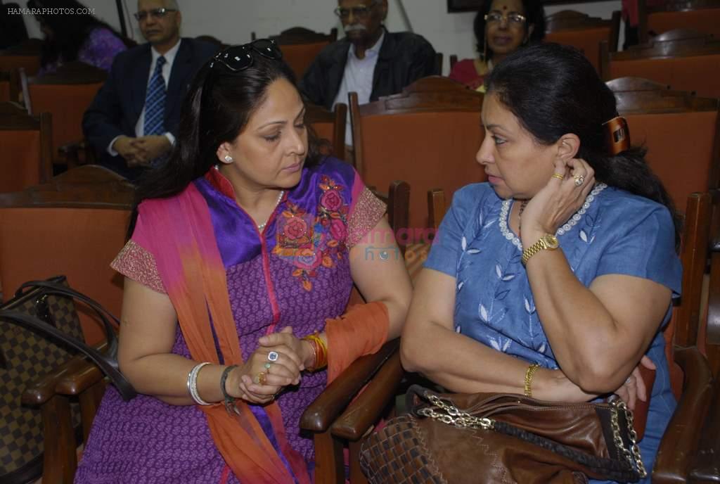 Rati Agnihotri and Smita Jaykar at Soul Healing Clinics and Love, Peace, Harmony Centres in Mumbai on 10th Jan 2012