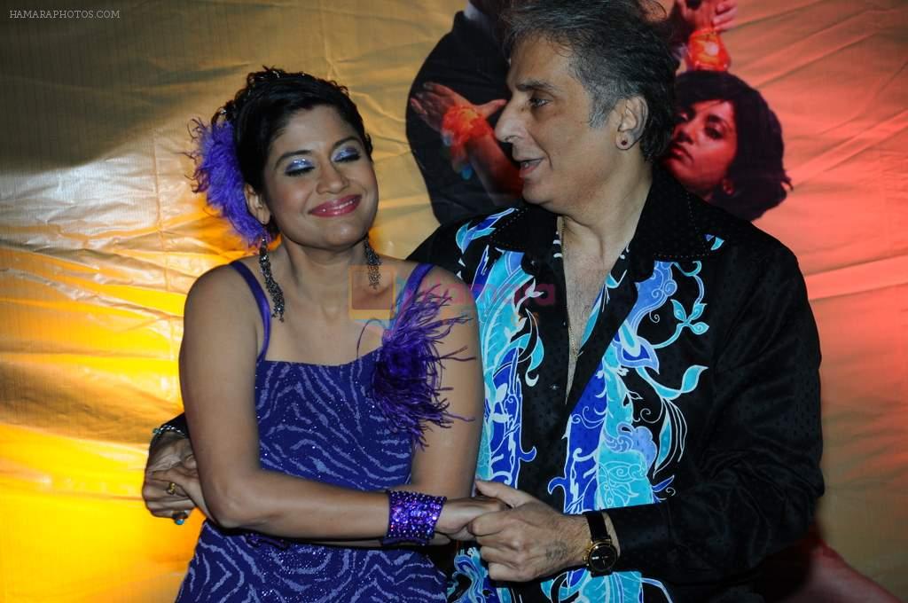 Renuka Shahane, Aditya Raj Kapoor at Ageless Dance show by Sandip Soparrkar in Sheesha Sky Lounge Gold on 10th Jan 2012