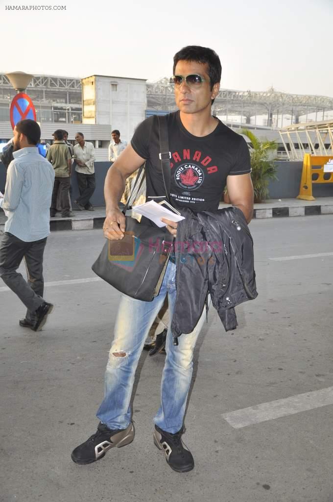 Sonu Sood at CCL Cricket stars snapped at the airport in Mumbai on 11th Jan 2012
