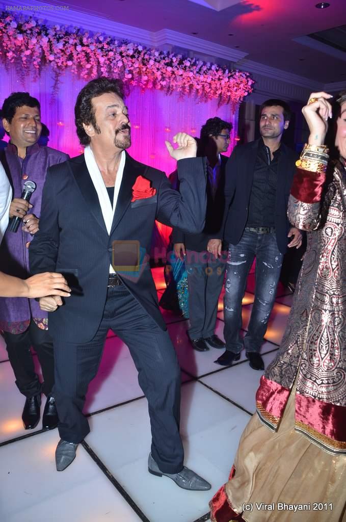 akbar khan at Zulfi Syed's wedding reception on 15th Jan 2012