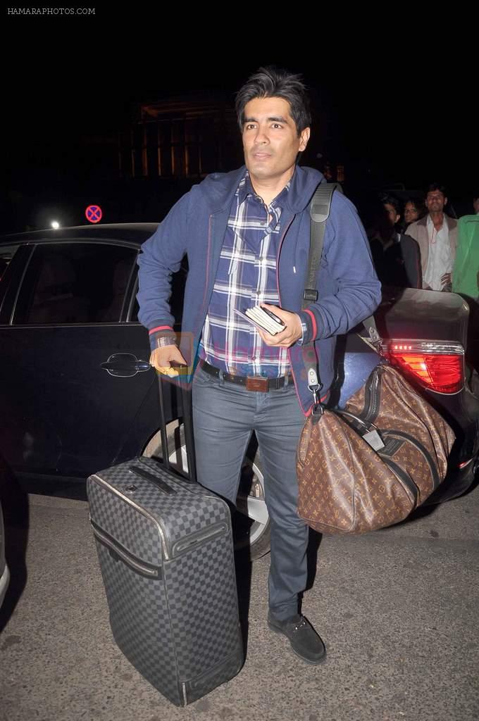 Manish Malhotra snapped at international airport in Mumbai on 19th Jan 2012