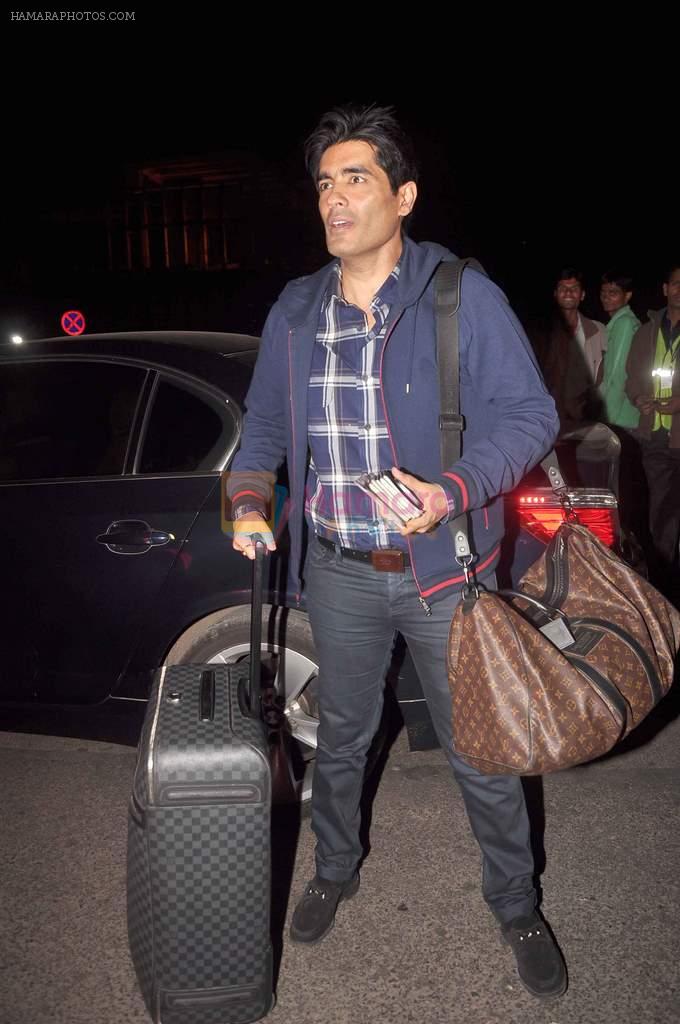 Manish Malhotra snapped at international airport in Mumbai on 19th Jan 2012