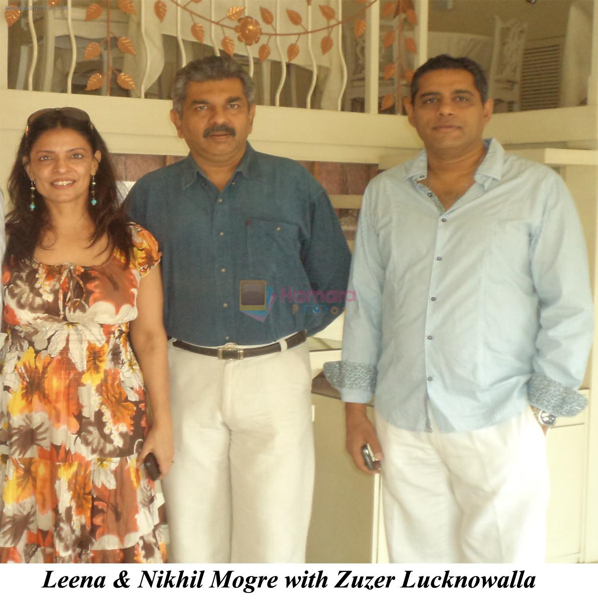 Leena & Nikhil Mogre with Zuzer Lucknowalla at the Art and Fashion Brunch in The Wedding Cafe n Lounge on 22nd Jan 2012