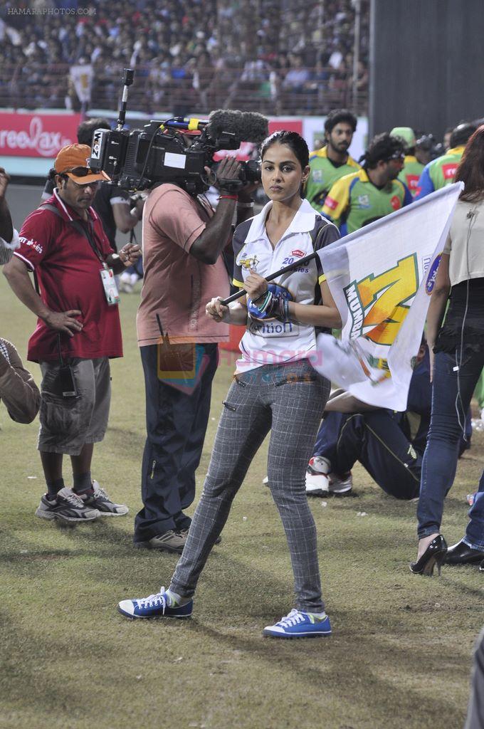 Genelia D Souza snapped at CCL match in Kochi on 23rd Jan 2012