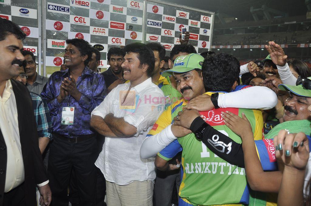 Mohanlal, Mammootty at MUmbai Heroes CCl match in Kochi on 23rd JAn 2012