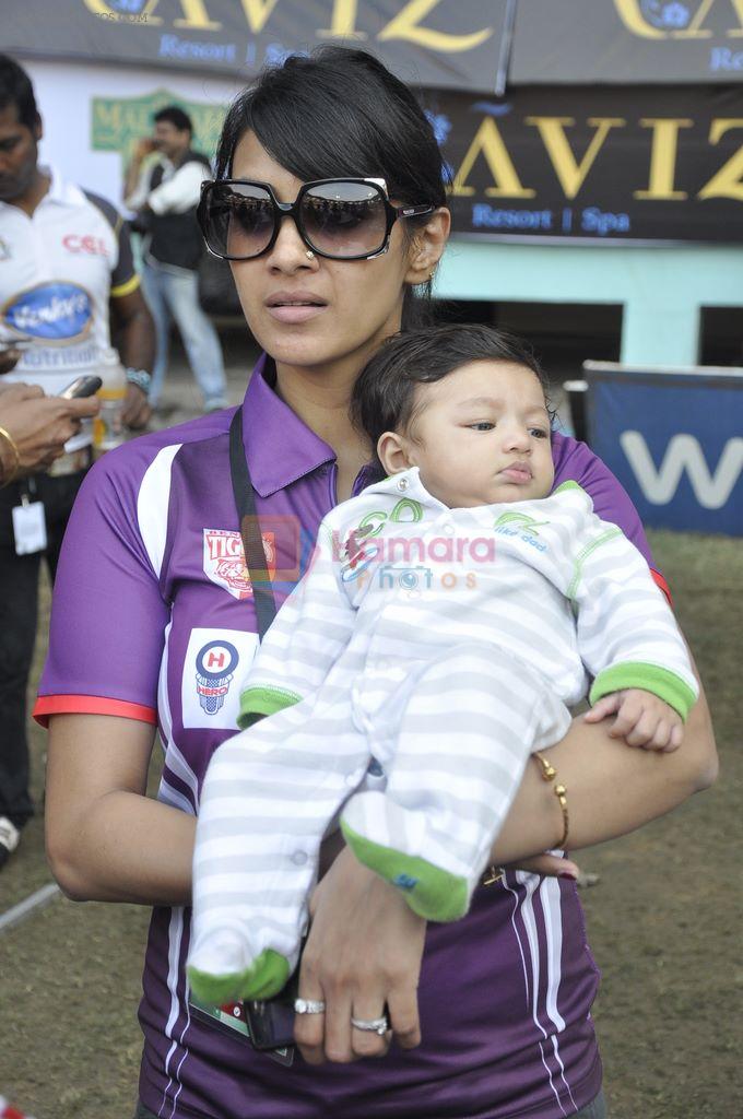 Barkha Bisht at MUmbai Heroes CCl match in Kochi on 23rd JAn 2012
