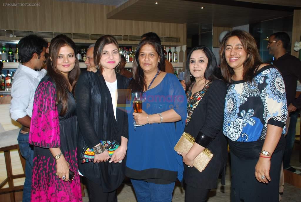 Alka Yagnik, Sheeba, Anu Ranjan  at Ramesh Sippy's birthday hosted by Mohini and Anu n Sashi Ranjan in Mangiamo restaurant, Bandra, Mumbai on 24th Jan 2012