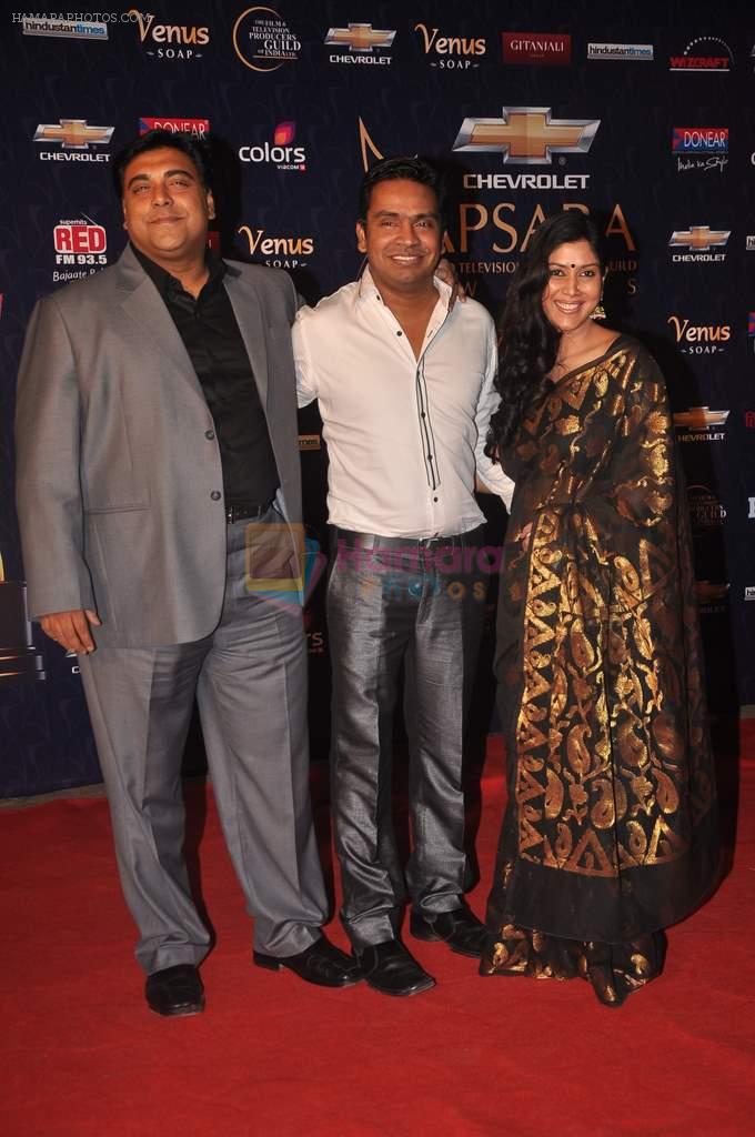Ram Kapoor, Mushtaq Sheikh, Sakshi Tanwar at the 7th Chevrolet Apsara Awards 2012 Red Carpet in Yashraj Studio, Mumbai on 25th Jan 2012