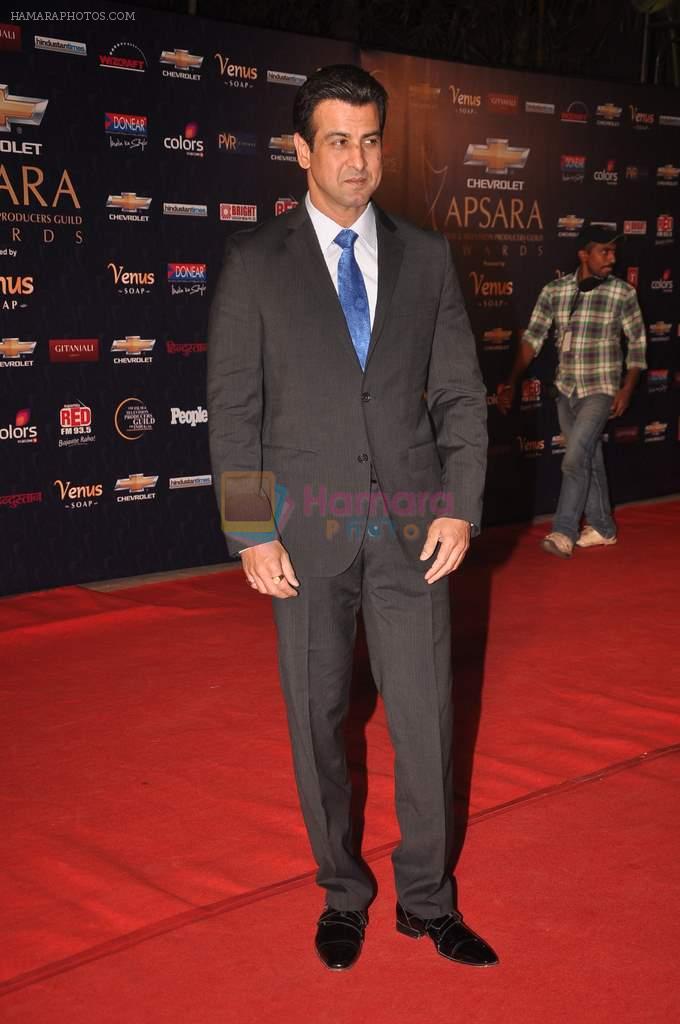 Ronit Roy at the 7th Chevrolet Apsara Awards 2012 Red Carpet in Yashraj Studio, Mumbai on 25th Jan 2012