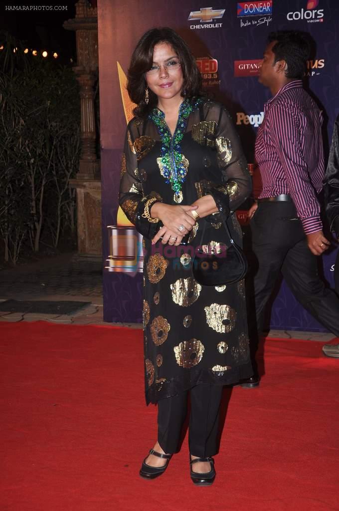 Zeenat Aman at the 7th Chevrolet Apsara Awards 2012 Red Carpet in Yashraj Studio, Mumbai on 25th Jan 2012