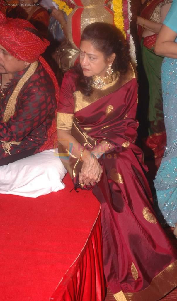 Aruna irani at Gujarati actor Feroz Irani's son wedding in Malad on 28th JAn 2012
