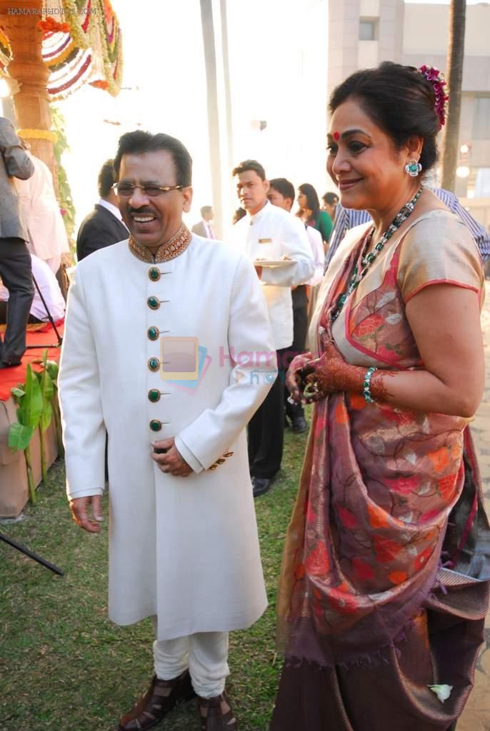 Ghanshyam Sarda with Tina Ambani at Prerna Ghanshyam Sarda's wedding to Abhinav Amitabh Jhunjhunwala in Suburban Mumbai on 29th Jan 2012-1