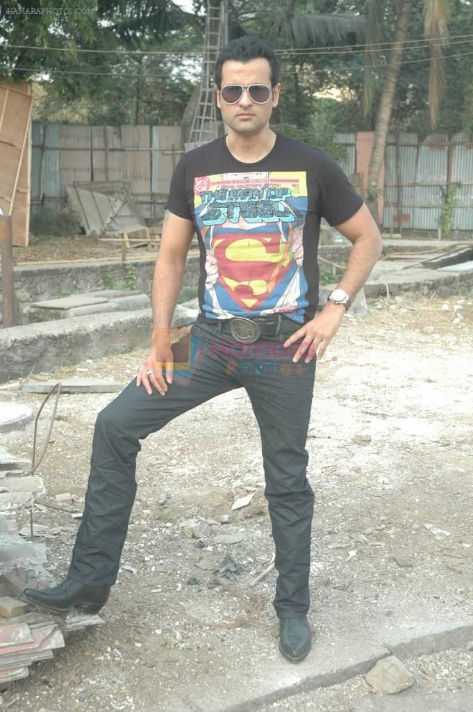 Rohit Roy on the sets of Seven Nights film in Kanjumarg on 1st Feb 2012