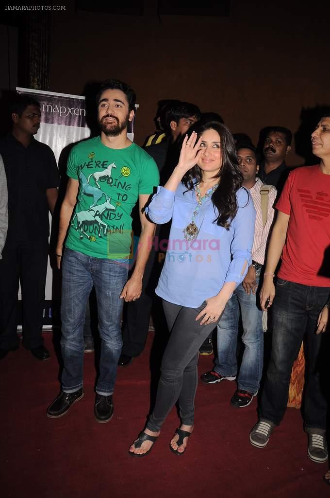 Kareena Kapoor, Imran Khan at National College festival in Bandra, Mumbai on 4th Feb 2012