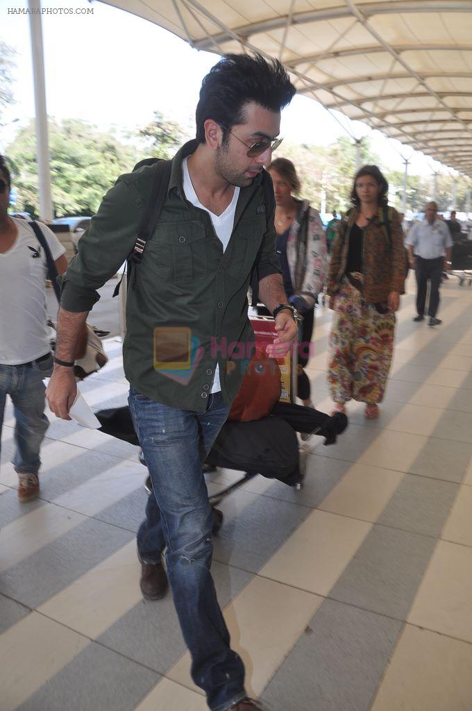 Ranbir Kapoor leaves for Varun Dhawan's wedding in goa, Domestic Airport on 9th Feb 2012