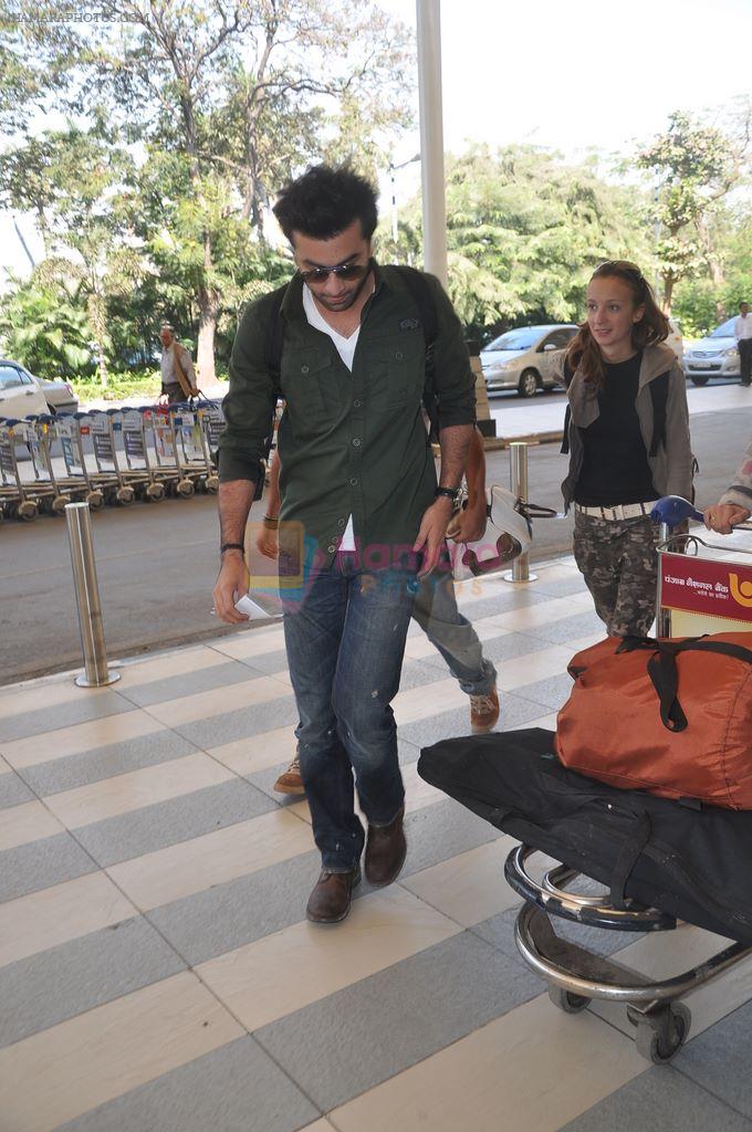 Ranbir Kapoor leaves for Varun Dhawan's wedding in goa, Domestic Airport on 9th Feb 2012