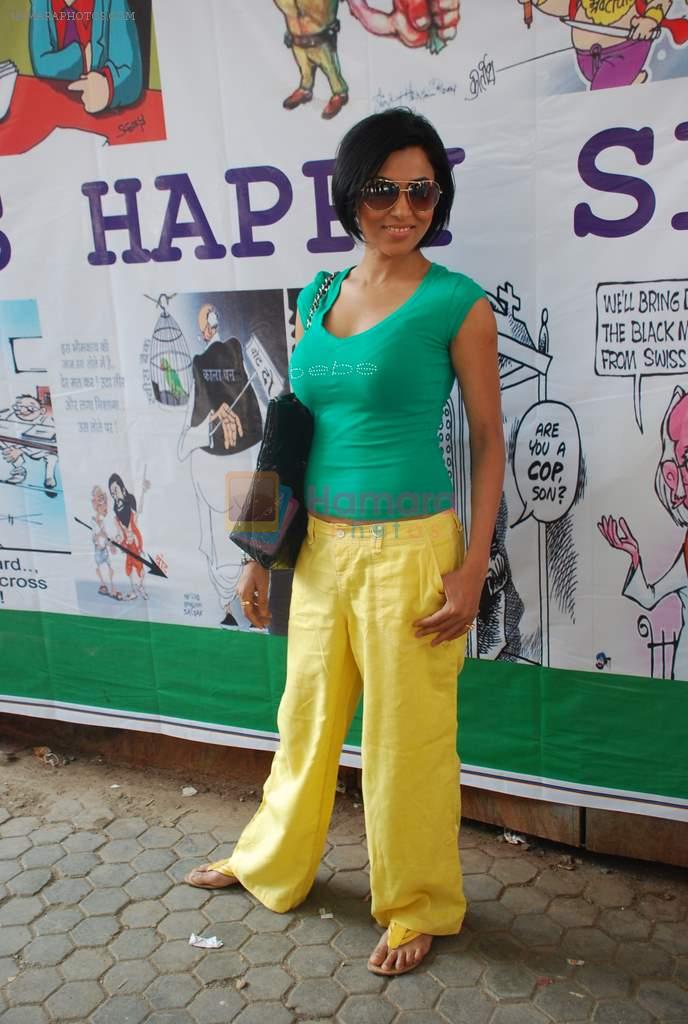 Shifanjali Shekhar at Viren Shah's happy slappy party in Blue Frog on 12th Feb 2012