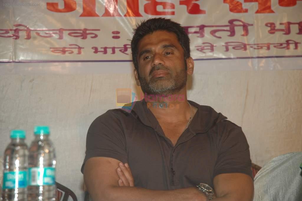 Sunil Shetty campign for Babloo Aziz in Santacruz, Mumbai on 14th Feb 2012
