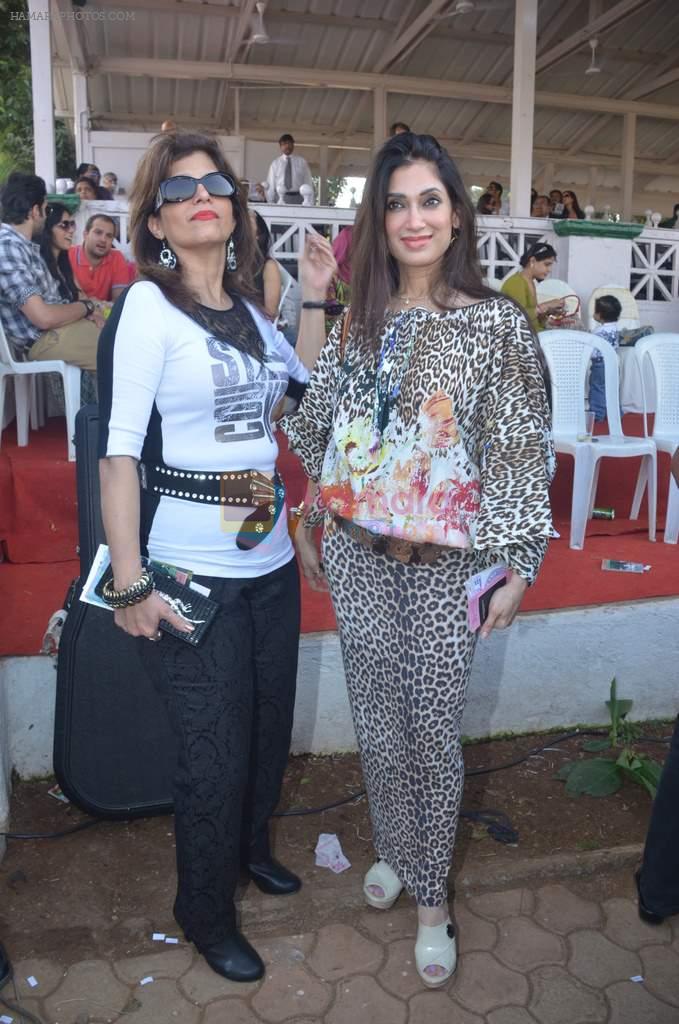 Lucky Morani, Bina Aziz at AGP Race Million in Mumbai on 19th Feb 2012