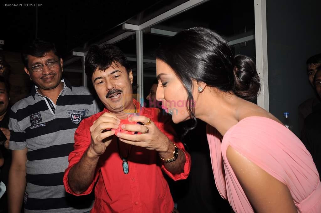 Veena Malik's surprise bday bash on 26th Feb 2012