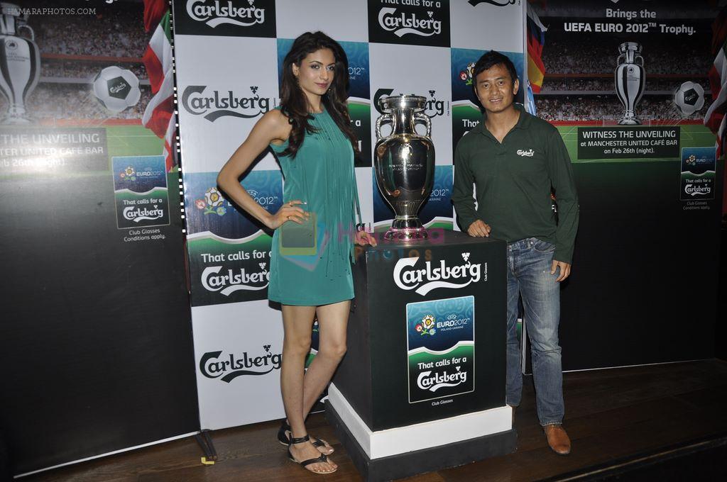 Simran Kaur Mundi, Baichung Bhutia unveil Carlsberg Euro Cup in Manchester United Cafe, MUmbai on 26th Feb 2012