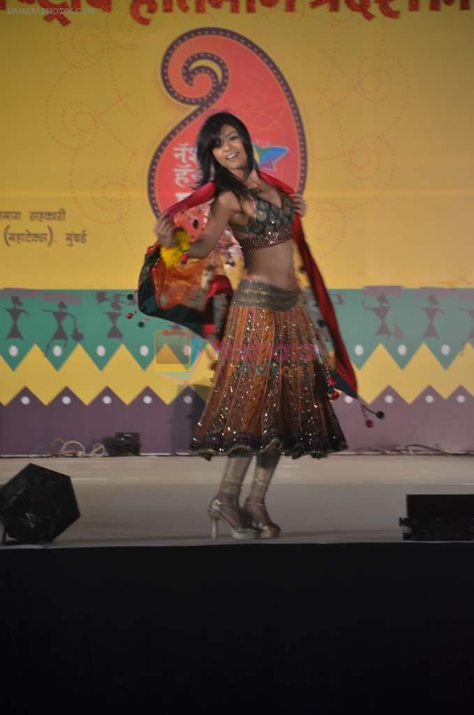 at Handloom fashion show by NIFD in Bandra, Mumbai on 27th Feb 2012