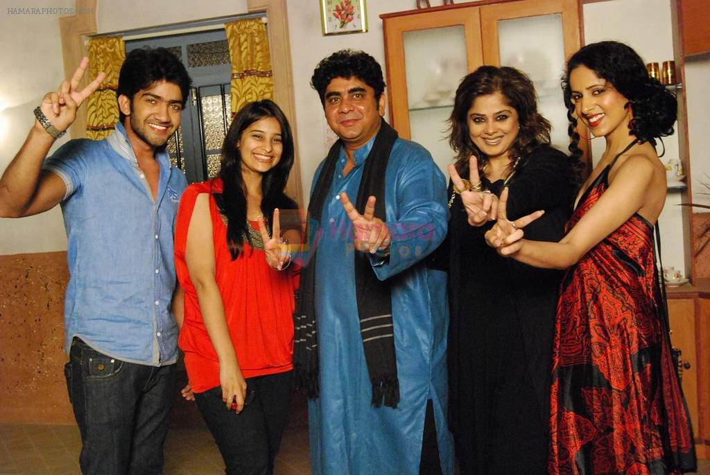 ankur verma-Vidhi Parekh,Rajan Shahi,Amita nagia,Alisha at Rajan Shahi's  on the set get together for Jamuna Paar in Andheri on 27th Feb 2011