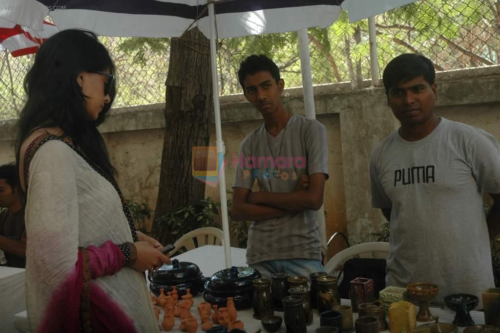 Aishwarya Sakhuja at Craft exhibition in Kaifi Azmi park on 1st March 2012