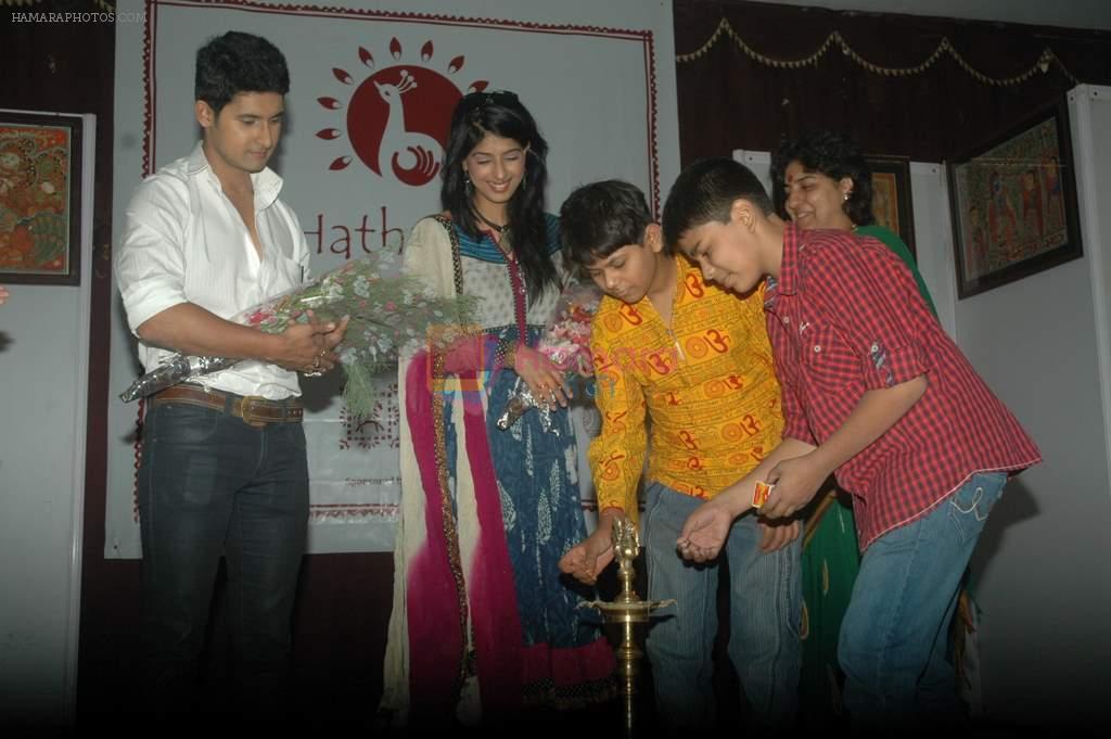Aishwarya Sakhuja, Ravi Dubey at Craft exhibition in Kaifi Azmi park on 1st March 2012