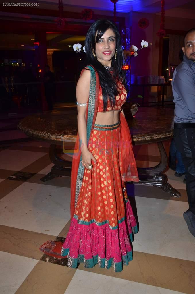 Shibani Kashyap at Sachin Joshi's wedding reception with Urvashi Sharma in J W Marriott, Mumbai on 2nd March 2012