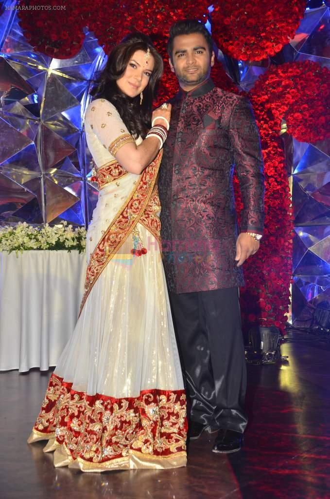 urvashi with sachin at Sachin Joshi's wedding reception with Urvashi Sharma in J W Marriott, Mumbai on 2nd March 2012