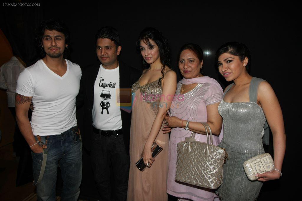 Sonu Nigam, Bhushan Kumar, Divya Khosla, Tulsi Kumar at Khushali Kumar Show at lakme fashion week 2012 in Grand Hyatt, Mumbai on 2nd March 2012