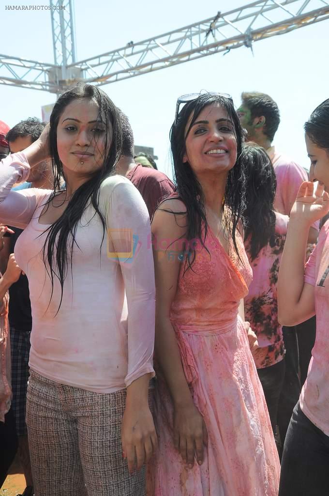 Shibani Kashyap at Zoom Holi celebrations in Mumbai on 8th March 2012