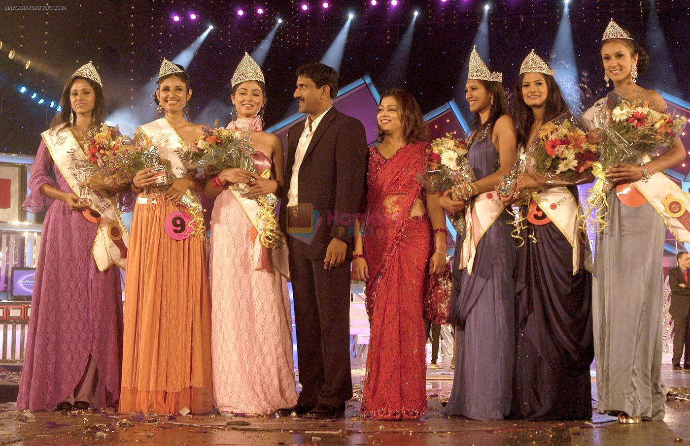 __Indian Princess__ Winner with Org. Sunil Rane & Mrs. Rane at Indian Princess International- 2012 on 9th March 2012-1