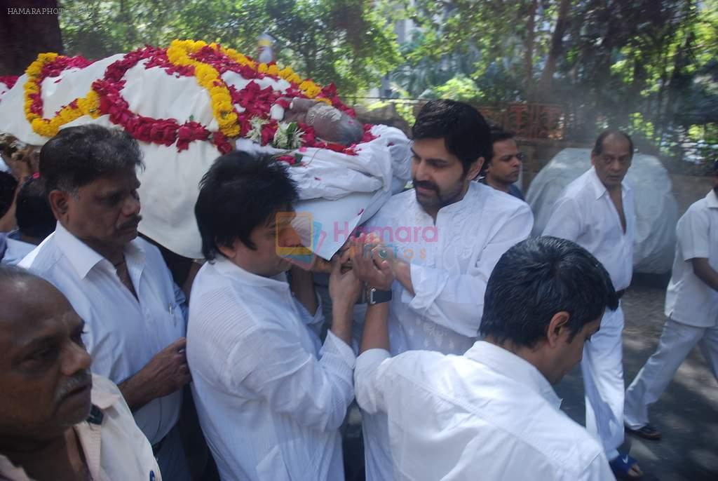 at joy mukherjee funeral in Mumbai on 10th March 2012