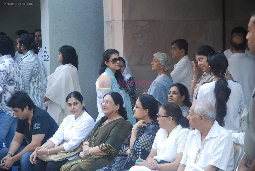 Tabassum at joy mukherjee funeral in Mumbai on 10th March 2012