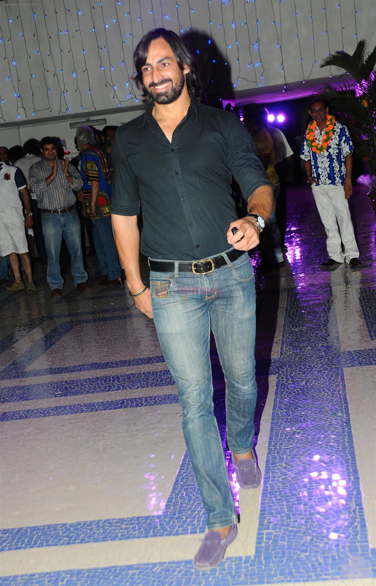 Vikramjeet Virk at Naughty at forty Hawain surprise birthday party by Amy Billimoria on 12th March 2012