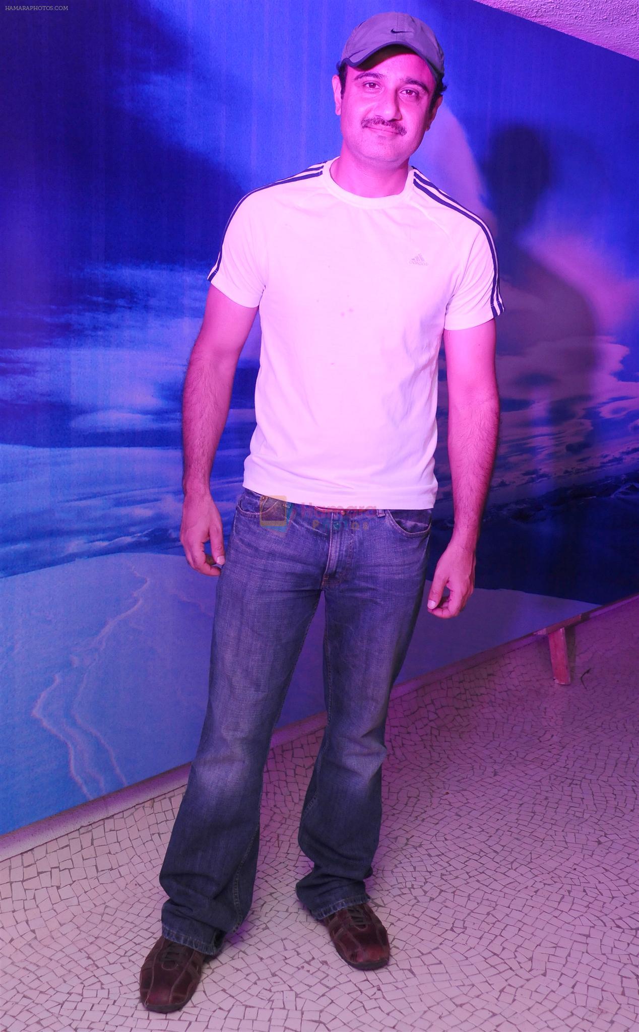 Vivek Mushran at Naughty at forty Hawain surprise birthday party by Amy Billimoria on 12th March 2012