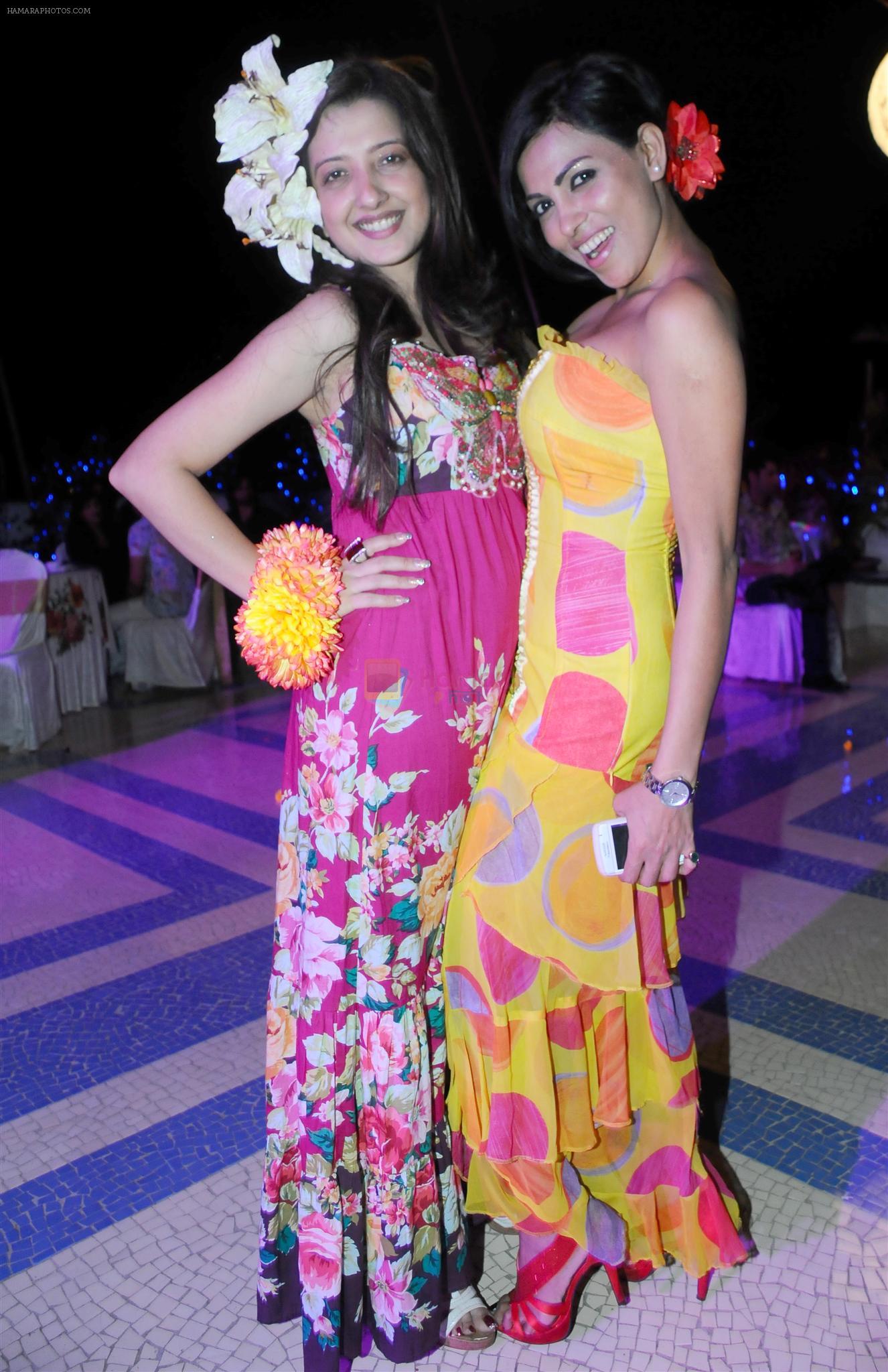 Amy Billimoria  and Shifanjali Rao at Naughty at forty Hawain surprise birthday party by Amy Billimoria on 12th March 2012