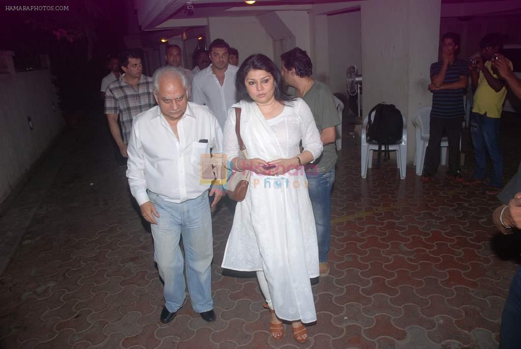 Ramesh Sippy, Kiran Sippy pays tribute to Mona Kapoor in Mumbai on 25th March 2012