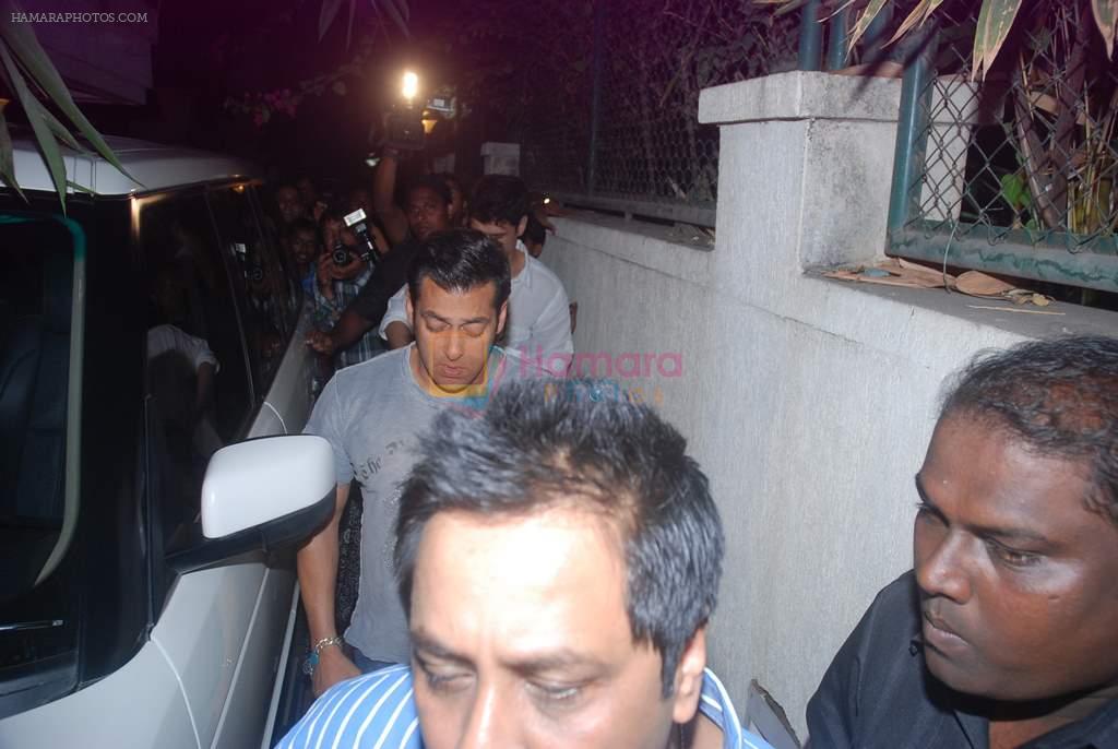 Salman Khan pays tribute to Mona Kapoor in Mumbai on 25th March 2012