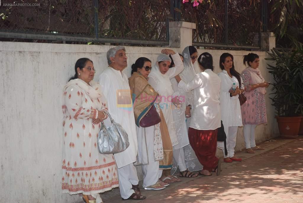 Javed Akhtar, Shabana Azmi, Tabu at Mona Kapoor funeral in Mumbai on 26th March 2012