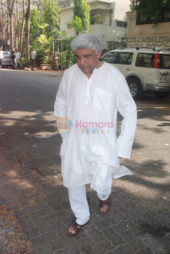 Javed Akhtar at Mona Kapoor funeral in Mumbai on 26th March 2012