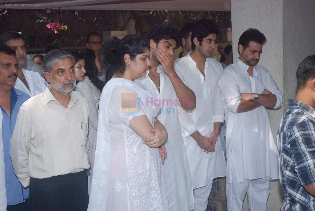 Sanjay Kapoor at Mona Kapoor funeral in Mumbai on 26th March 2012