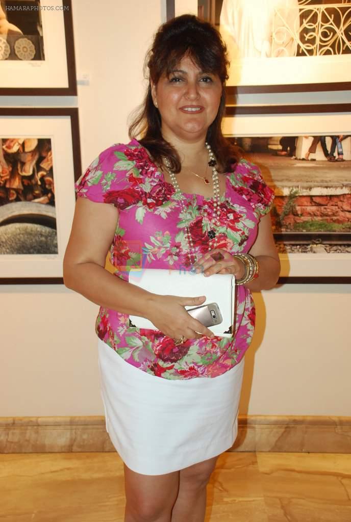 Raell PAdamsee at photographer Shantanu Das exhibition in Tao Art Gallery on 28th March 2012