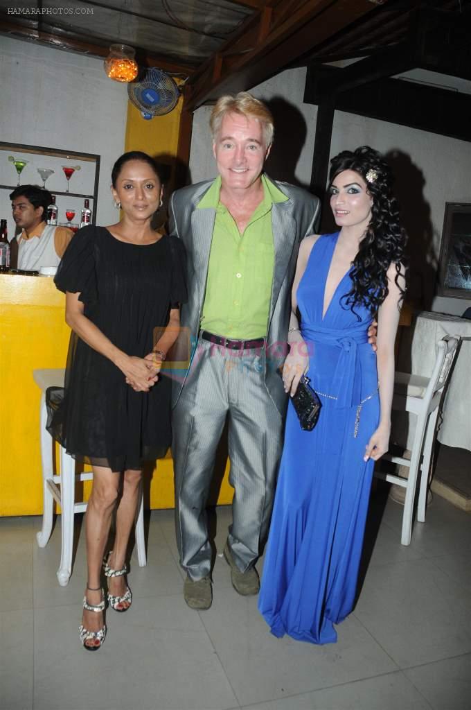 Krutika Desai, Gary Richardson and Ruby at Rohit Verma's sis bash in Mumbai on 3rd April 2012