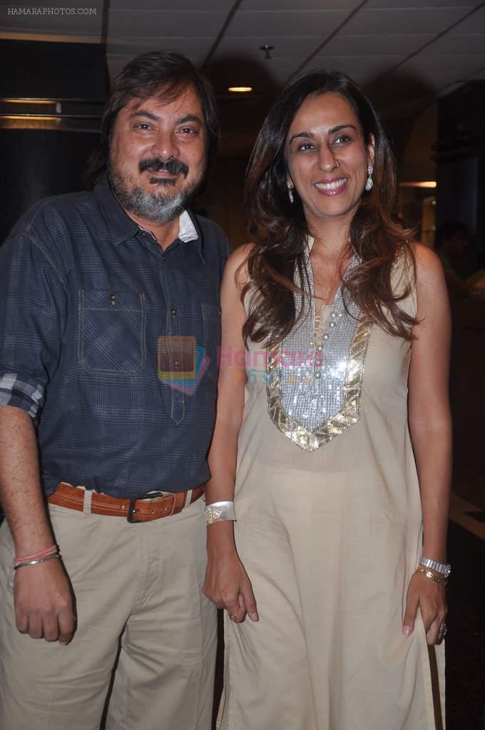 Tony Singh, Deeya Singh at the Celebration of the Completion Party of 100 Episodes of PARVARISH�..kuch khatti kuch meethi in bowling alley on 7th April 2012