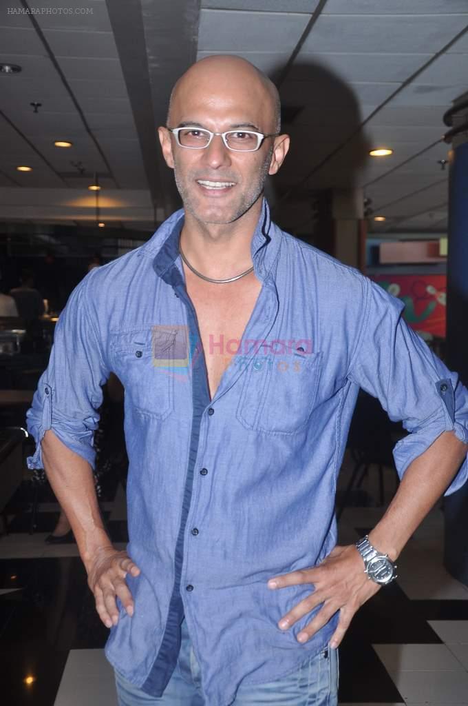 Rajesh Khera at the Celebration of the Completion Party of 100 Episodes of PARVARISH�..kuch khatti kuch meethi in bowling alley on 7th April 2012